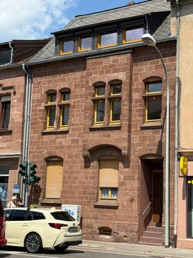 Bild 1 - Stilvoll ren. Stadthaus mit gemütlichem Garten zu verkaufen!