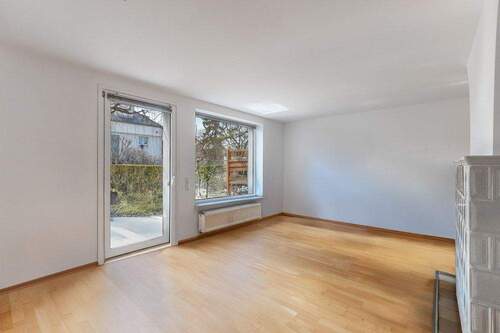 Wohnbereich - 6 Zimmer Doppelhaushälfte zum Kaufen in München