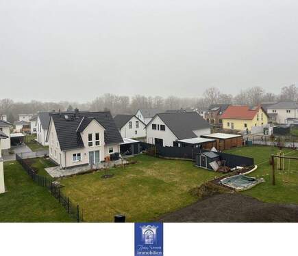 Balkonblick - 2 Zimmer Etagenwohnung zur Miete in Arnsdorf