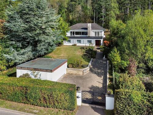 Titelbild - Eine einmalige Gelegenheit! Vielseitiges Einfamilienhaus in Bestlage