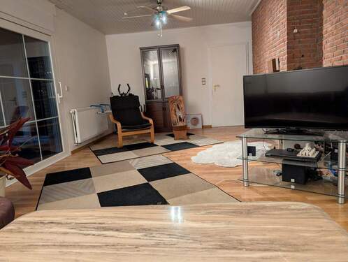 Wohn-/Esszimmer - 