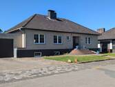 Ansicht - modernisierter 4-Zimmer-Bungalow mit Vollkeller & Garage