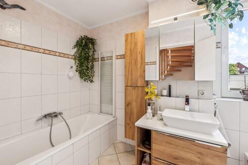 Badezimmer im Obergeschoss - 