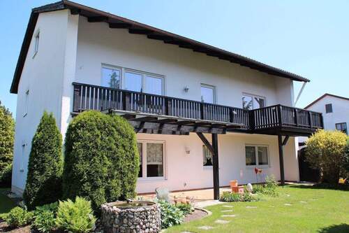 Außenansicht Vorderseite 1 - Haupt - 1 Zimmer Mehrfamilienhaus, Wohnhaus zum Kaufen in Tacherting