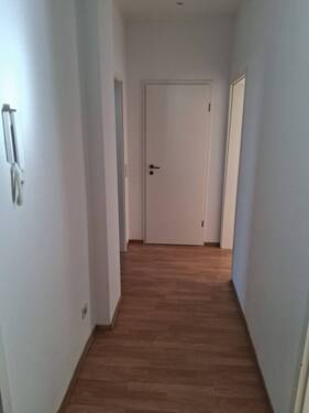 Flur - 2 Zimmer Etagenwohnung zur Miete in Magdeburg