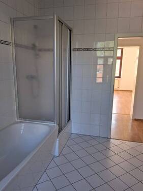 Bad - Etagenwohnung mit 57,40 m&sup2; in Magdeburg zur Miete