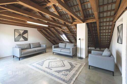 Dachgeschoss ausgebaut (KI-generierten Medien) - 