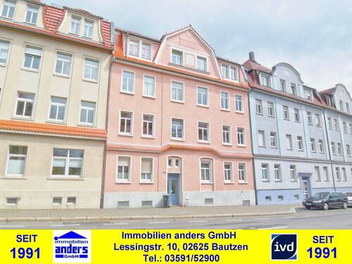 Hausansicht - Moderne 2-Raum-Wohnung mit Balkon in Bautzen