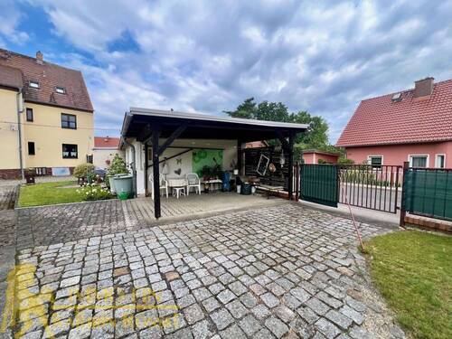 Blick auf den Carport - 