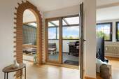 Zugang Loggia - 3 Zimmer Etagenwohnung zum Kaufen in Korschenbroich