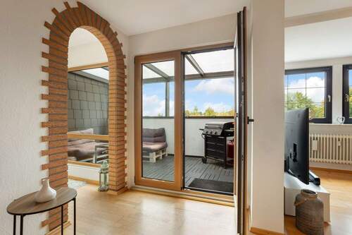 Zugang Loggia - 3 Zimmer Etagenwohnung zum Kaufen in Korschenbroich