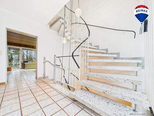 REMAX Immobilien DeLux Einfamilienhaus Diele Eppelborn Mark Borowicz - 