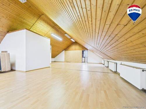 REMAX Immobilien DeLux Einfamilienhau Zimmer Eppelborn Mark Borowicz-PR0031-STILL016 - 