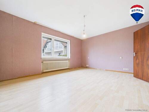 REMAX Immobilien DeLux Einfamilienhau Schlafzimmer Eppelborn Mark Borowicz - 