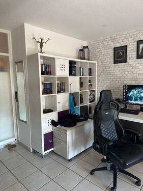 Wohnzimmer mit Arbeitsplatz - 