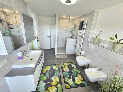 XXL Bad mit Badewanne - Etagenwohnung mit 106,40 m² in Balingen zum Kaufen