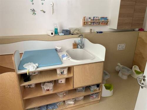 Sanitä/Wickelraum - 