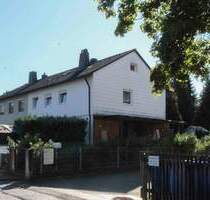 Flexibles Wohnen: Doppelhaushälfte mit zwei separaten Wohnungen, Terrasse und Garten - Nürnberg Moorenbrunn