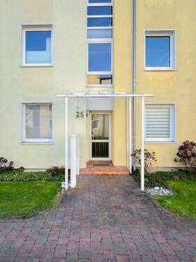 Außenansicht Hauseingang ll - 