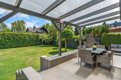 Terrasse mit Garten - 