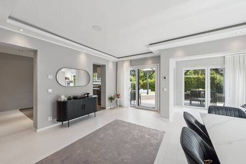 Wohnzimmer - 6 Zimmer Einfamilienhaus in Berlin