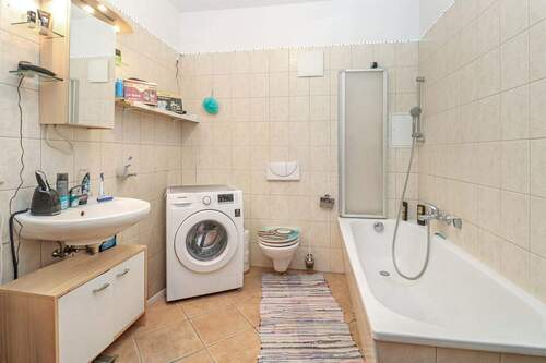 Bad - Etagenwohnung mit 80,00 m&sup2; in Stendal zur Miete