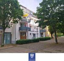 Eindrucksvoll Wohnen im Dachgeschoss! Großer Balkon, Tageslichtbad mit Wanne, ruhige Lage! - Freital