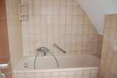 Tageslichtbad mit Badewanne - 