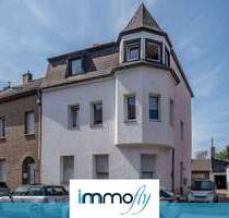 Solides Zweifamilienhaus, perfekt geschnitten, mit Balkon, Terrasse und 217 m² Wohnfläche - Alsdorf