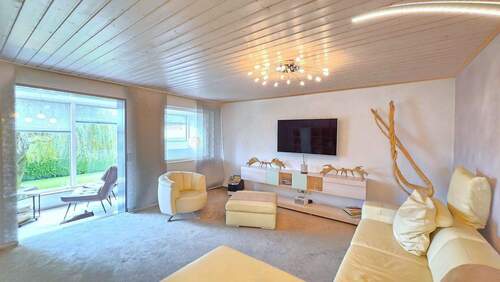 Bild 2 - 9 Zimmer Mehrfamilienhaus, Wohnhaus in Ühlingen-Birkendorf