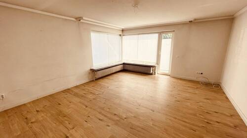 Wohnzimmer mit Terrassentür - 