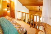 Schlafzimmer mit offener Galerie - 