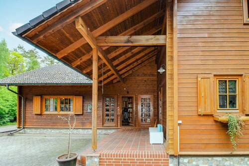 Eingangsbereich mit ELW - 
