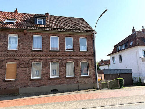 Ansicht von der Straße - 8 Zimmer Doppelhaushälfte zum Kaufen in Bad Lauterberg