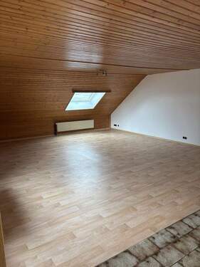 Wohnzimmer - 3 Zimmer Etagenwohnung zur Miete in Ermreus