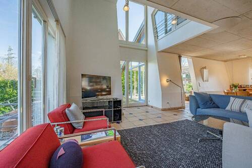 Bild 1 - Architektenhaus für Individualisten auf großzügigem Grundstück