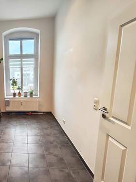 Küche zweite Ansicht . - 2 Zimmer Etagenwohnung in Magdeburg