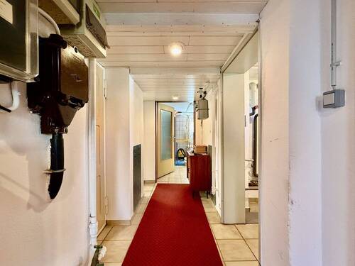 Flur im Keller - 