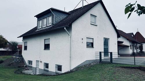 Seitenansicht - 7 Zimmer Mehrfamilienhaus, Wohnhaus zum Kaufen in Neuwied
