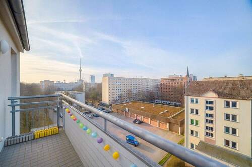 Bild 1 - Provisionsfrei Sonnige Wohnung mit Balkon am Volkspark Friedrichshain