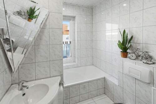 Tageslichtbad im 1. OG - 