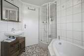 Familienbad im 2. OG - 