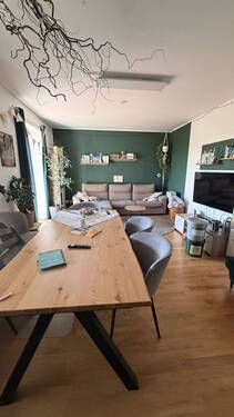 Wohnzimmer - 5 Zimmer Etagenwohnung in Markranstädt