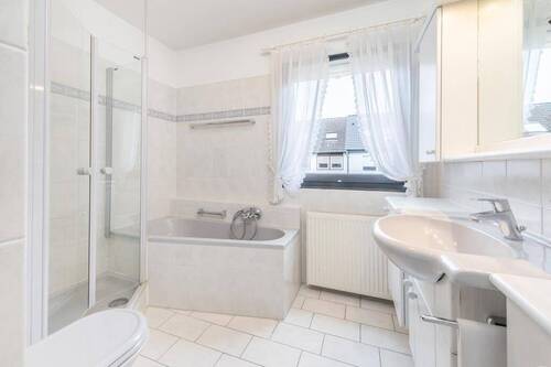 Großzügiges Vollbad - 