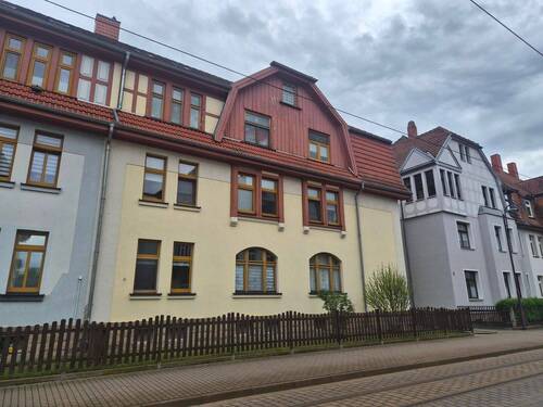 20260519_174158.jpg - BESICHTIGUNGSTERMIN BITTE TELEFONISCH VEREINBAREN - 3 Raumwohnung in der Reuterstraße im Dachgeschoss sucht neuen Mieter - Gartenmitnutzung inklusive!