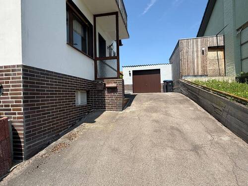 Garageneinfahrt - 3 Zimmer Einfamilienhaus zum Kaufen in Stolberg
