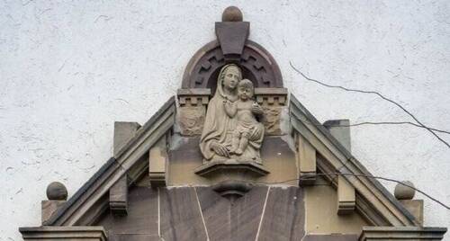 Profil - Bestechende 4 Zi. Terrassen- Gartenwhg. in historischem Neugotik Ensemble in Bestlage Würzburg Sanderau, unvermietet leer