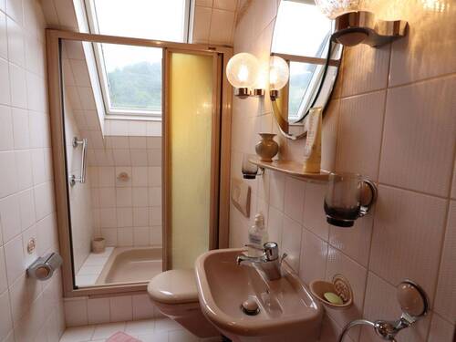 Badezimmer Dachgeschoss - 