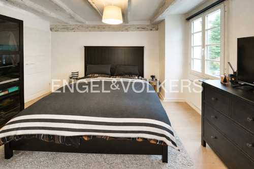 Lichtdurchflutetes Elternschlafzimmer - 