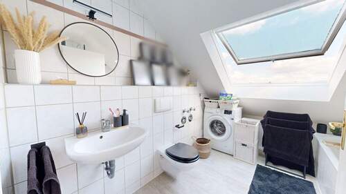 Bad DG - 3 Zimmer Mehrfamilienhaus, Wohnhaus zum Kaufen in Leipzig